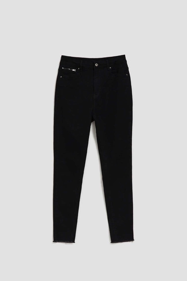 Jeansy rurki ze średnim stanem czarne