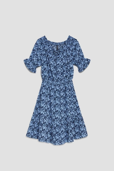 Sukienka w kwiatowy wzór