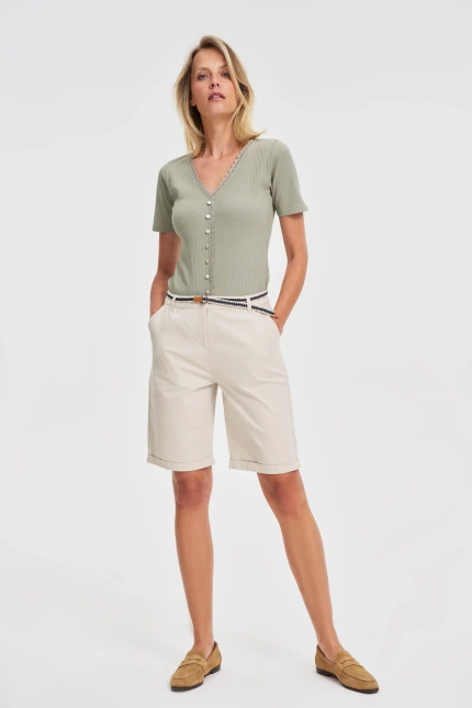 Bawełniane szorty z paskiem beżowe