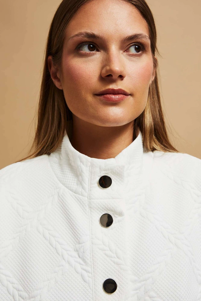 Bluza z ozdobnymi guzikami perłowa