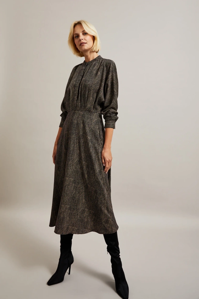 Elegancka sukienka midi w drobne kropki czarna