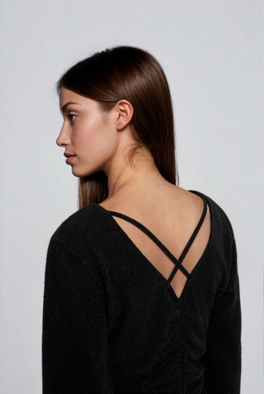 Dopasowana sukienka czarna