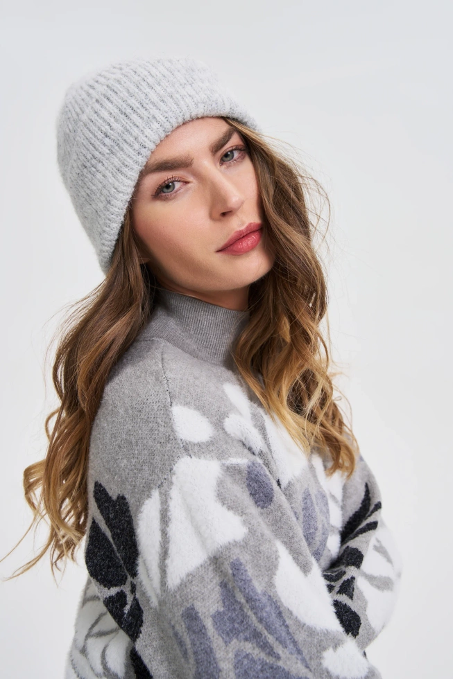 Czapka z dodatkiem wełny szara