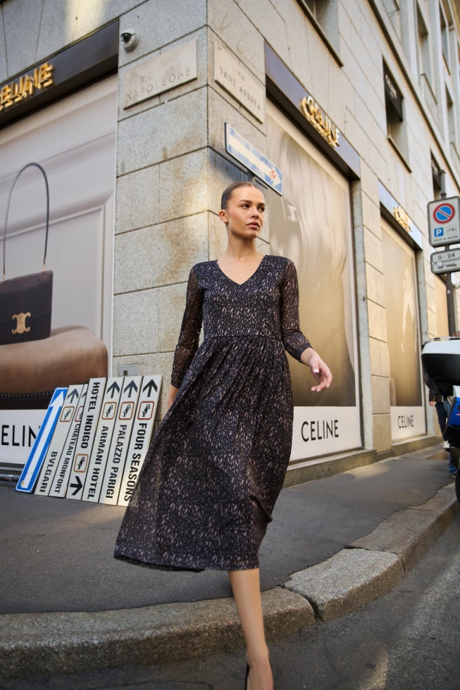 Sukienka midi czarna