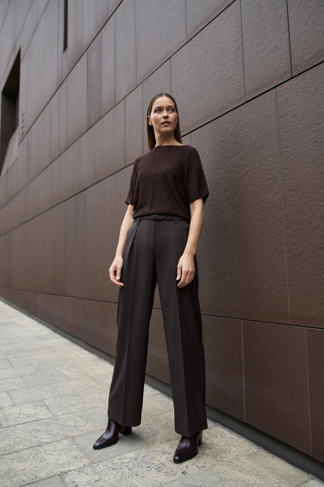 Sweter z krótkimi rękawami brązowy