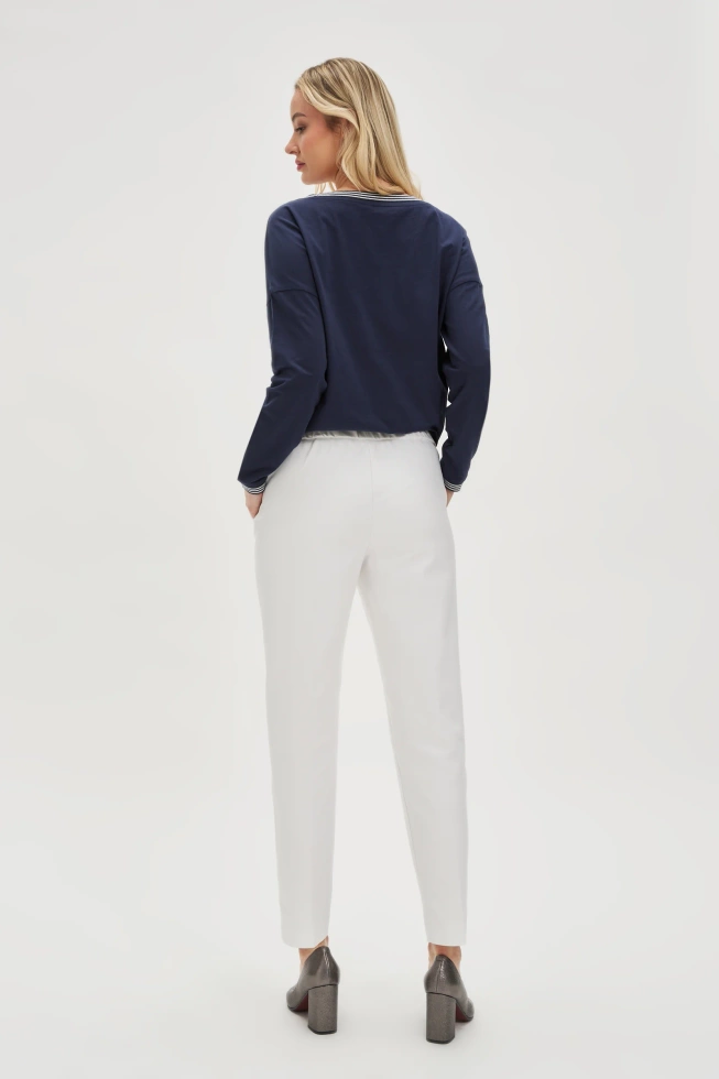 Spodnie z prostymi nogawkami w kant białe