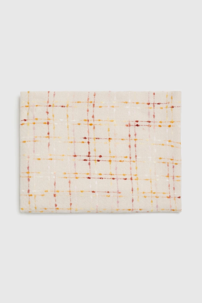 Szal z frędzalmi różowy