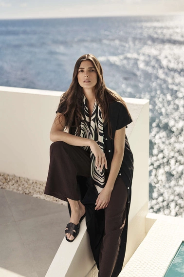 Wzorzysta apaszka czarna