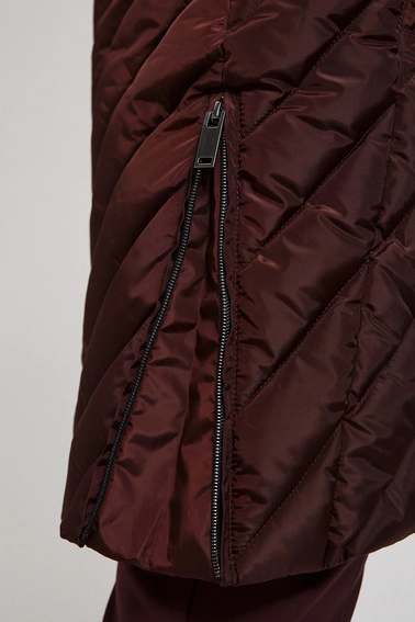 Długa pikowana kurtka z kapturem brązowa