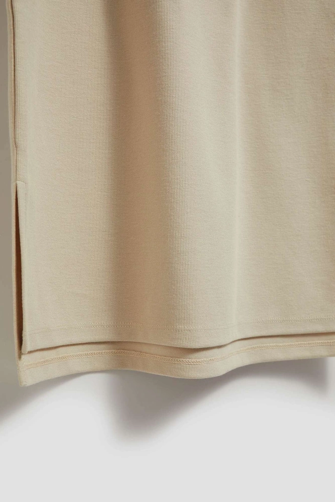 Prosta sukienka z rękawami 3/4