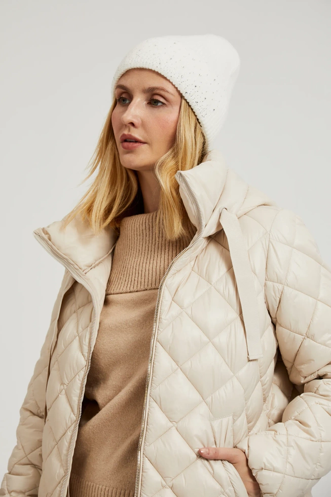 Krótka pikowana kurtka z kapturem beżowa