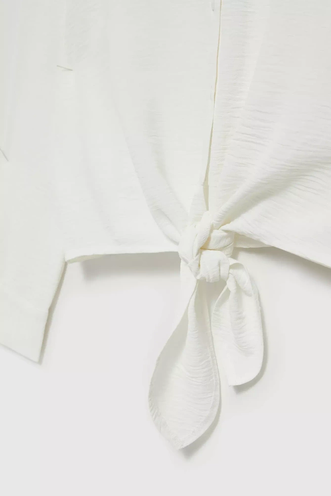 Koszula z długimi rękawami i wiązaniem biała