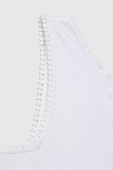 Gładka koszula z dekoltem w serek biała 