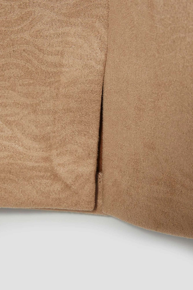 Spódniczka mini z rozcięciem