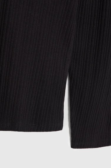 Prążkowany golf z długimi rękawami czarny