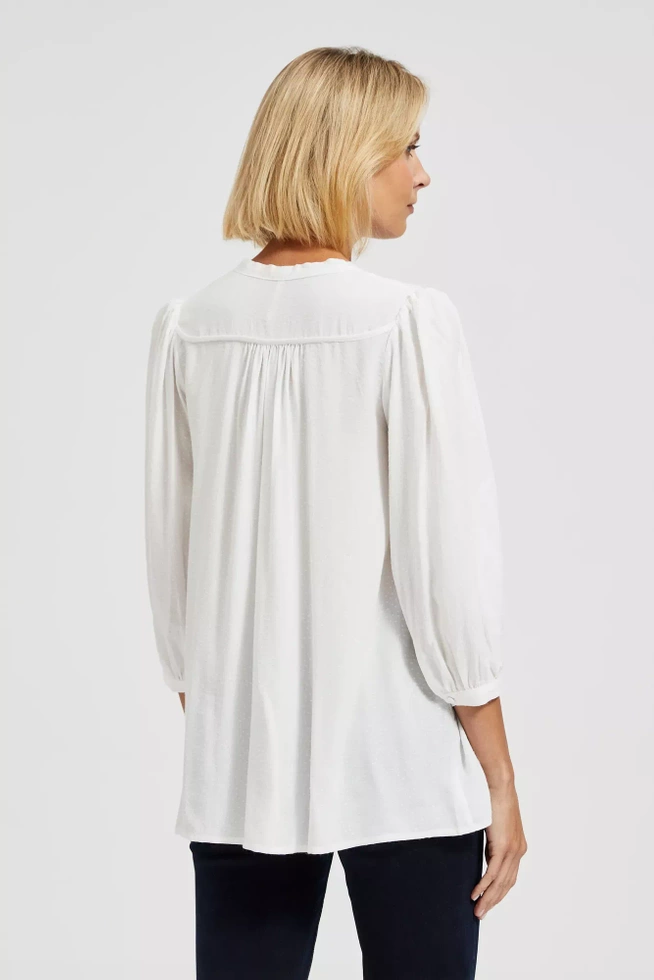 Koszula zapinana na guziki z wiązanym dekoltem biała