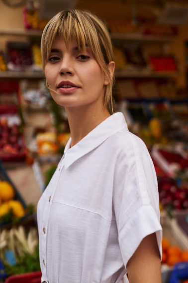 Bawełniana sukienka maxi z paskiem biała