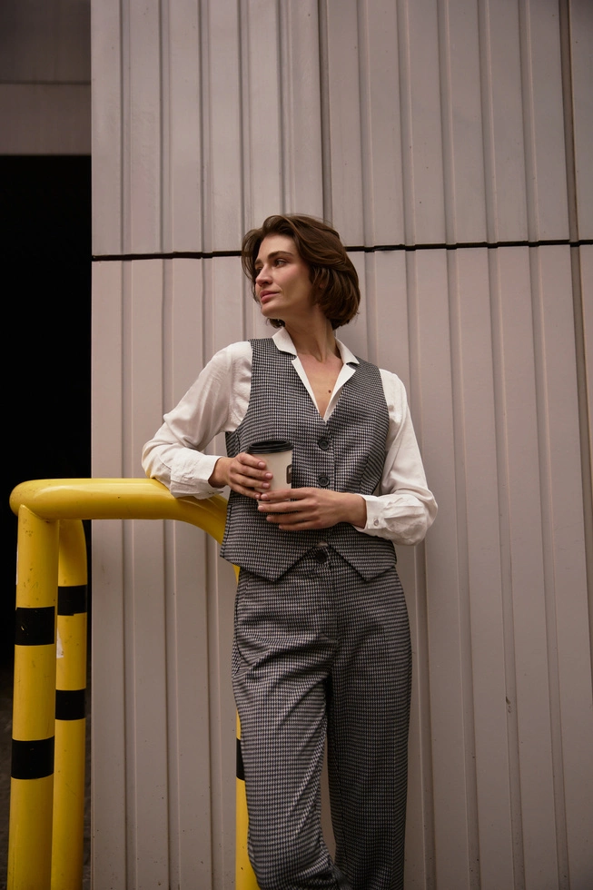 Elegancka kamizelka szara