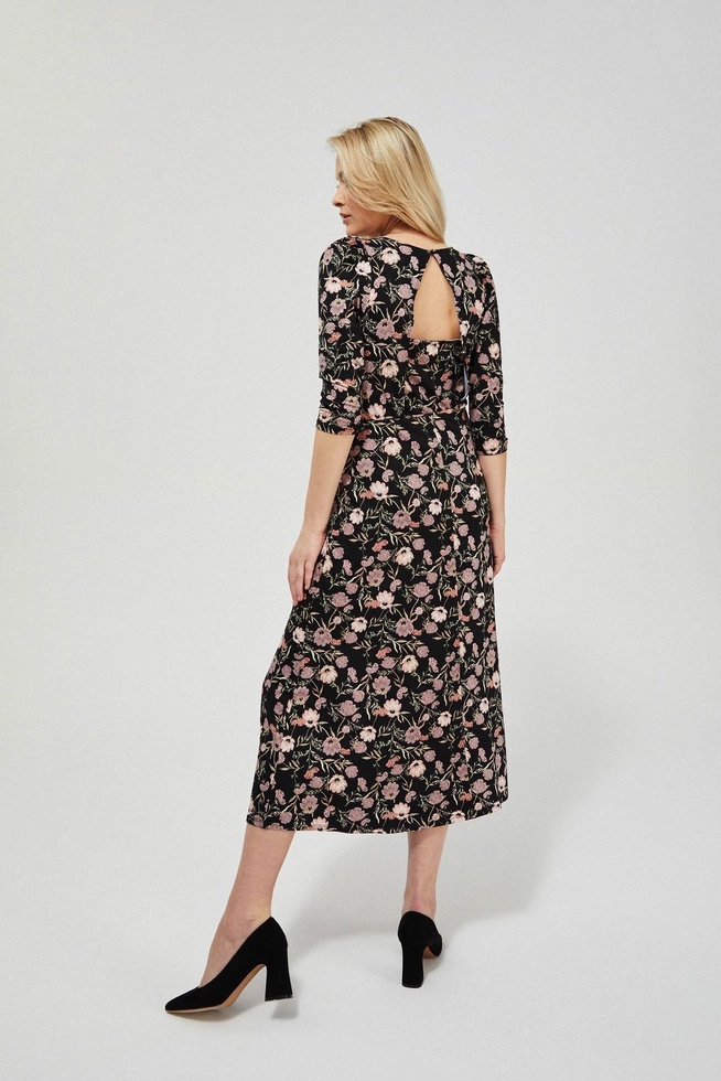 Sukienka z nadrukiem w kwiaty