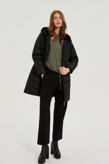 Kurtka z ocieplanym kapturem czarna