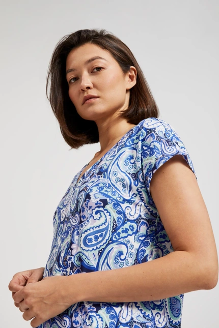 Wzorzysta bluzka z krótkimi rękawami niebieska