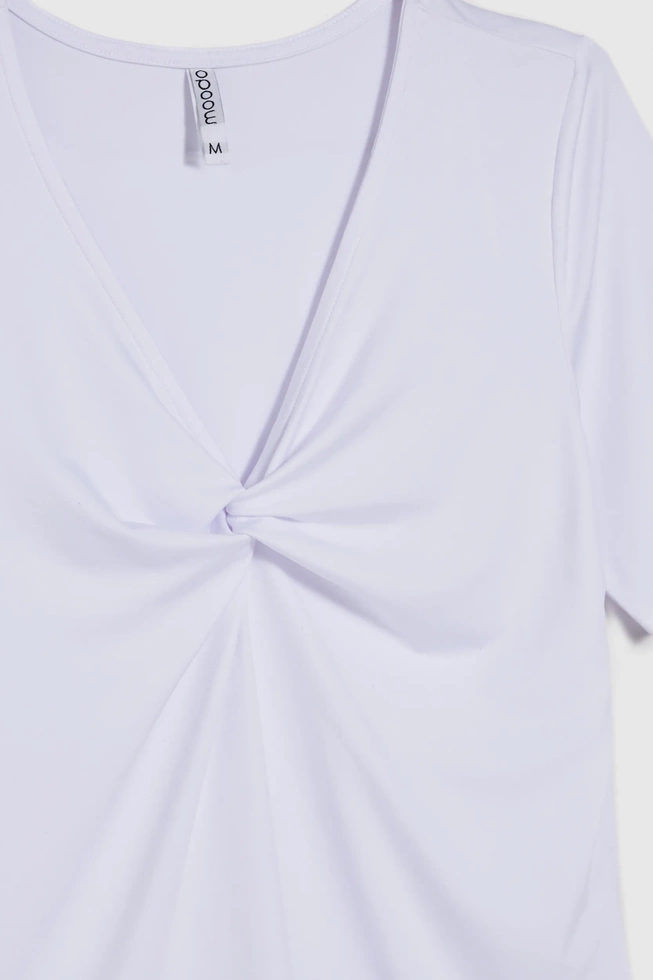 Bluzka z ozdobnym dekoltem biała