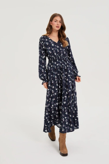 Wiskozowa sukienka w kwiaty granatowa 