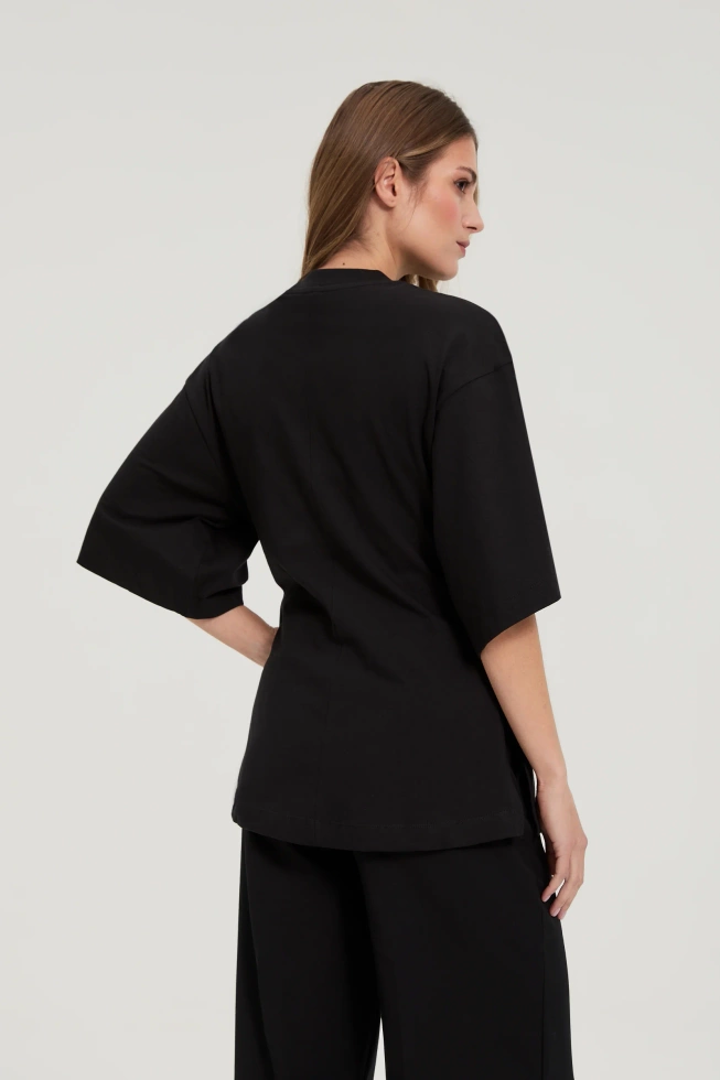 Bawełniana bluzka z ozdobnym guzikiem czarna