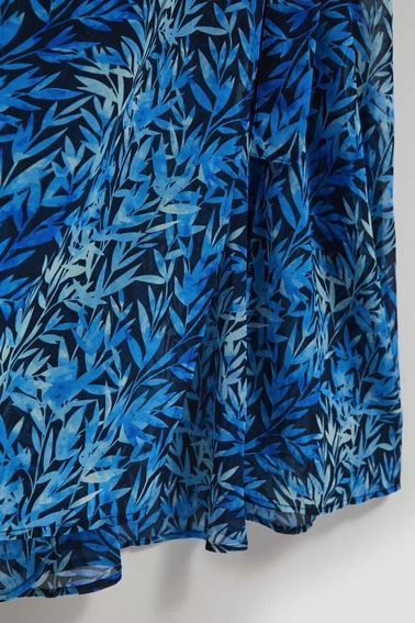 Wzorzysta sukienka maxi błękitna