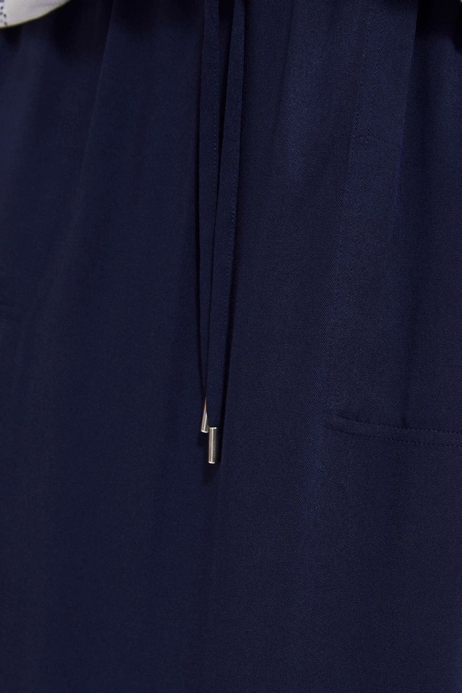 Spódnica z kieszeniami granatowa