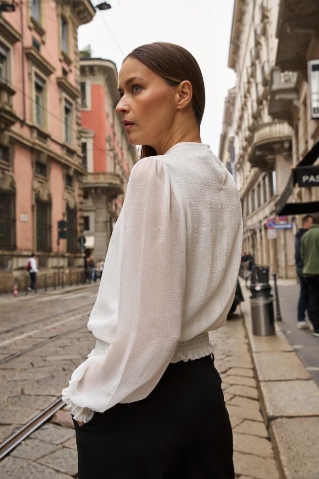 Koszula z bufiastymi rękawami biała