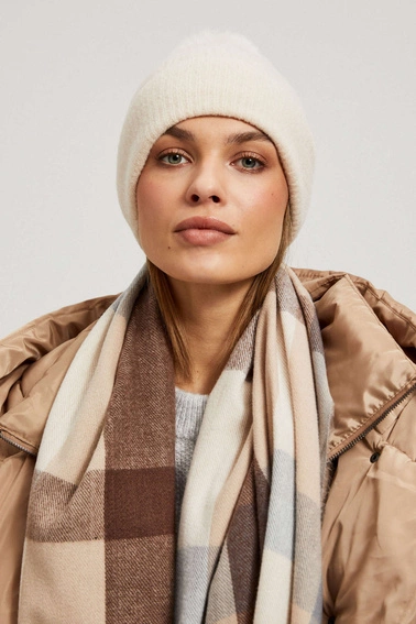 Czapka z pomponem pudrowo-różowa