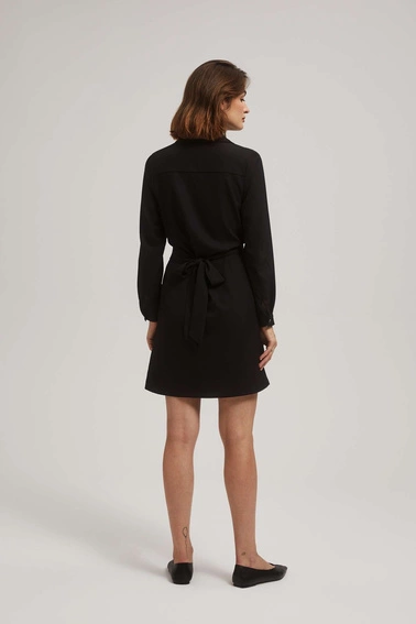 Koszulowa sukienka z paskiem