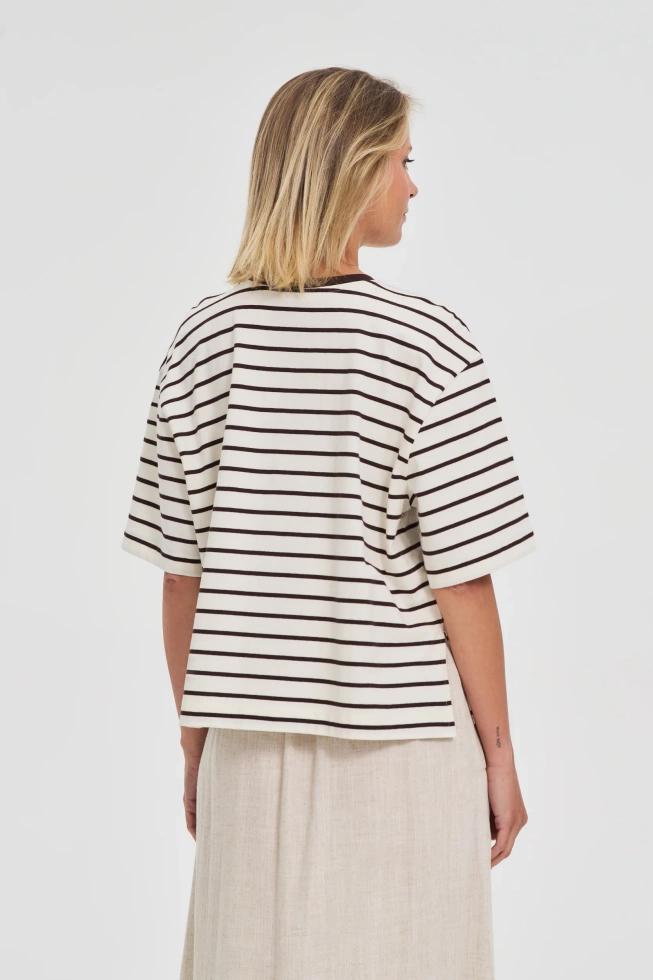 T-shirt oversize w paski brązowy
