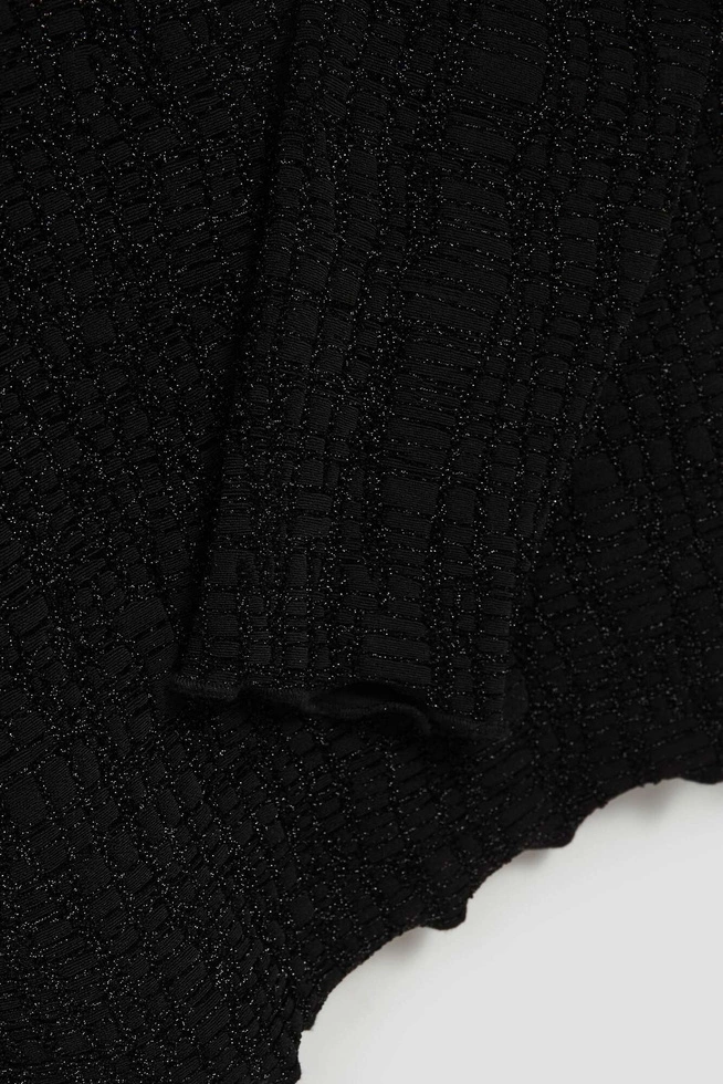Bluzka z półgolfem ozdobiona metaliczną nitką czarna