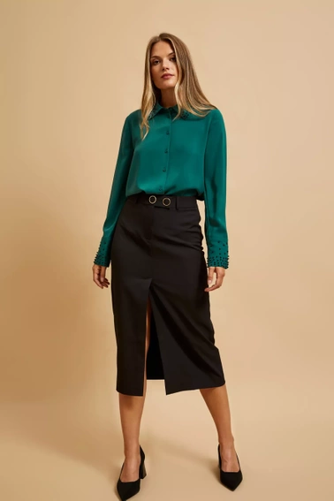 Koszula ozdobiona koralikami