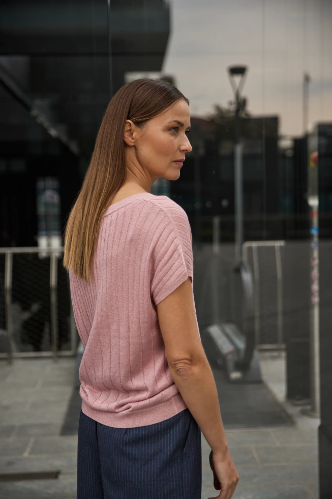 Sweter z krótkimi rękawami różowy