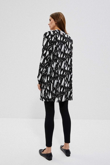 Długa koszula z wiskozy zapinana na guziki czarna