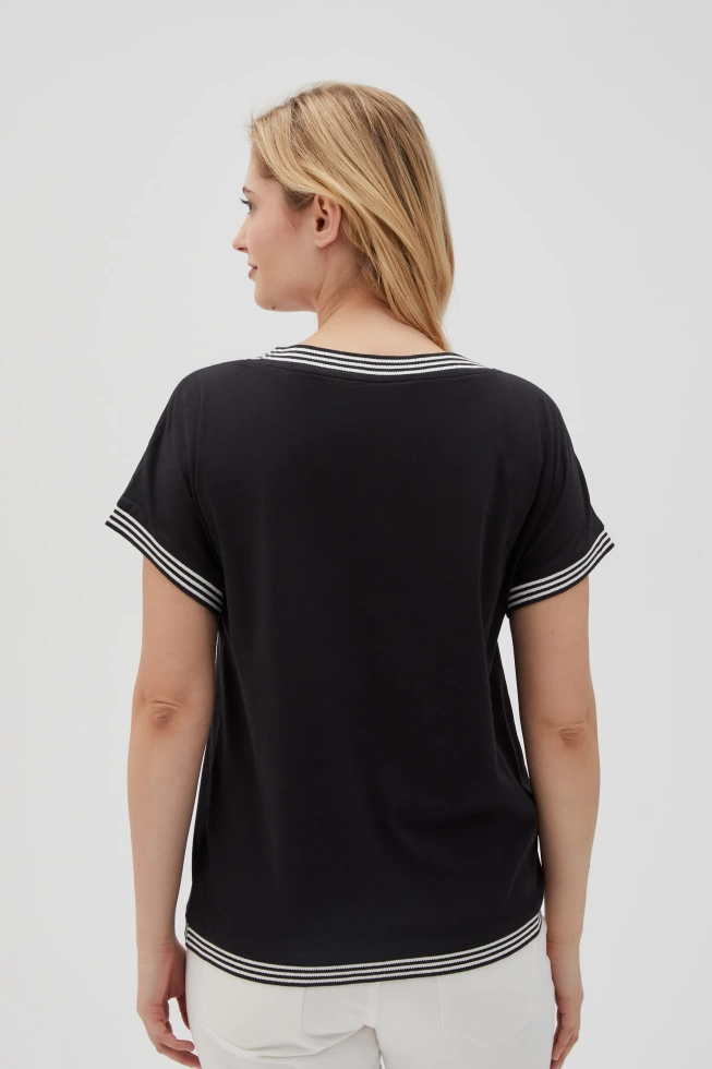 Bawełniana czarna bluzka z krótkimi rękawami