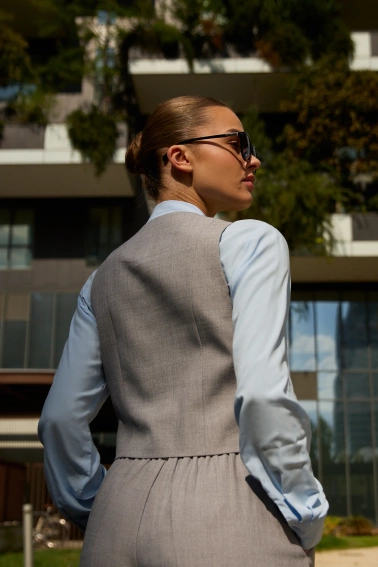Elegancka kamizelka szara