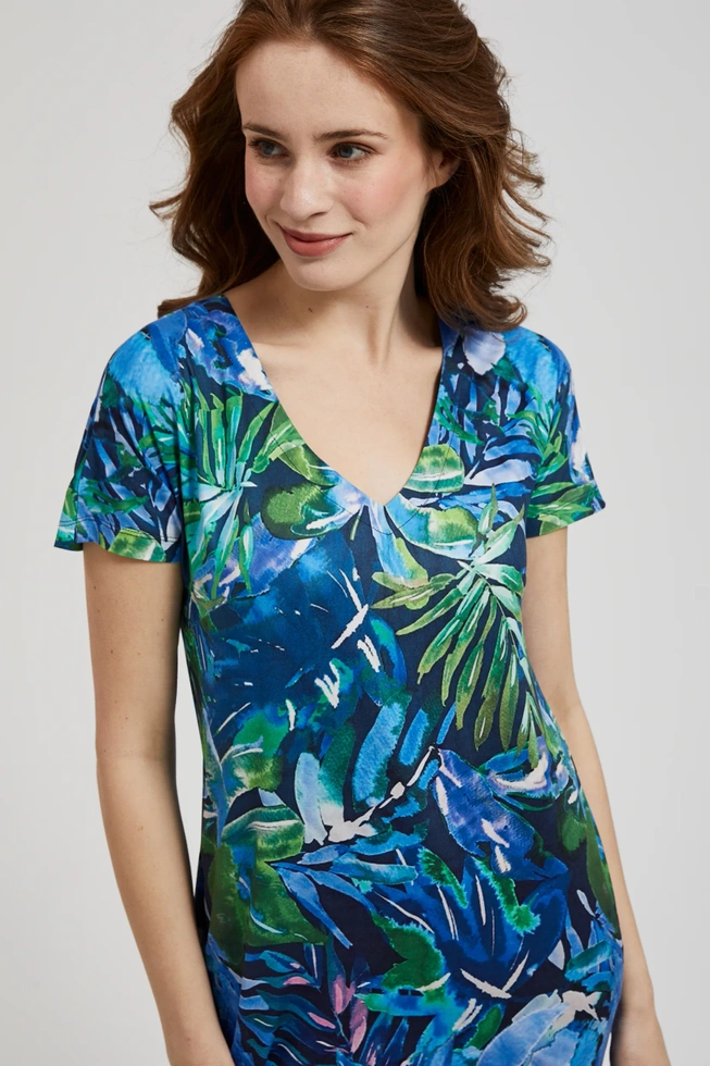 Sukienka w tropikalny wzór niebieska