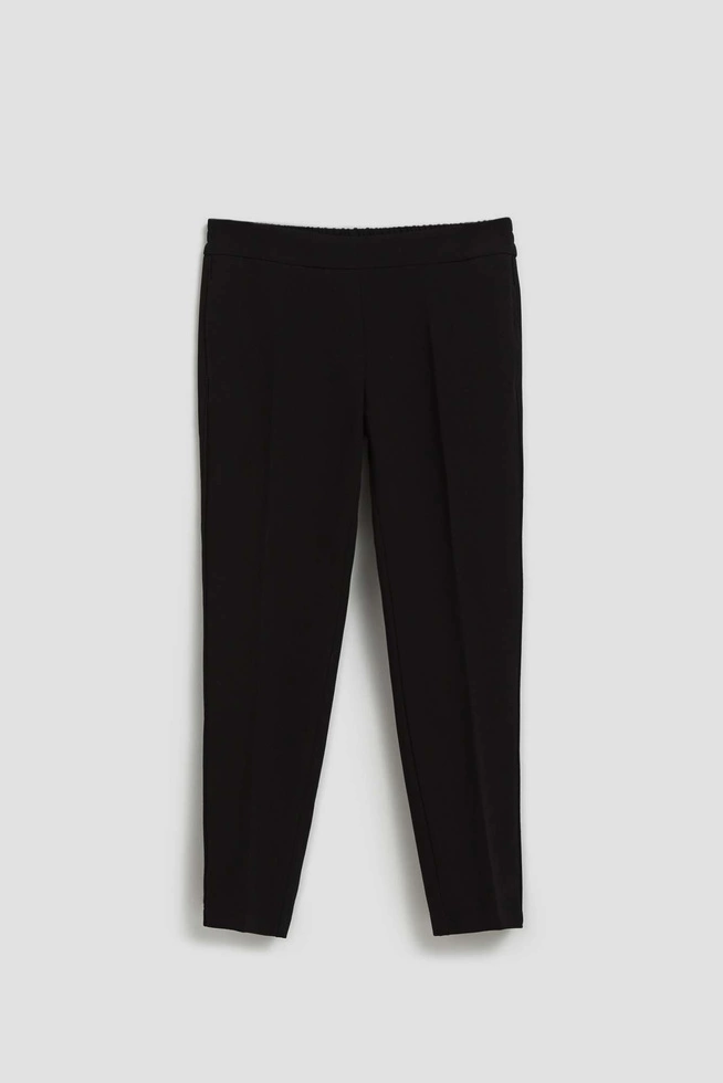 Spodnie w kant z nogawką 7/8 czarne