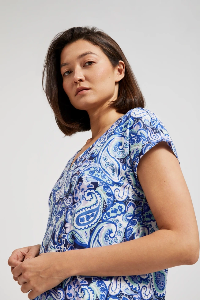 Wzorzysta bluzka z krótkimi rękawami niebieska