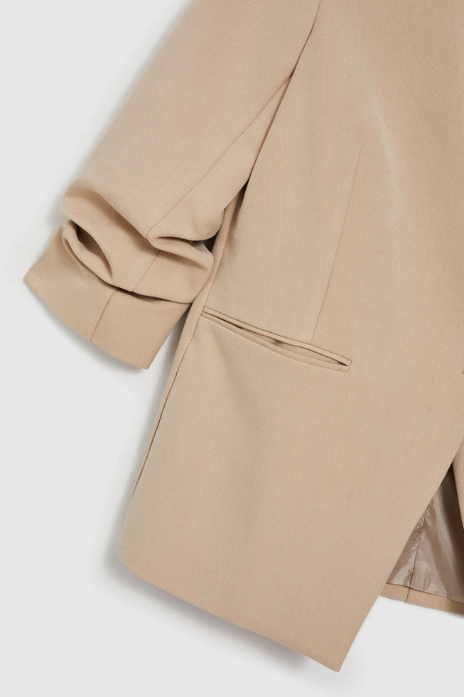 Marynarka z marszczonymi rękawami 3/4 beżowa