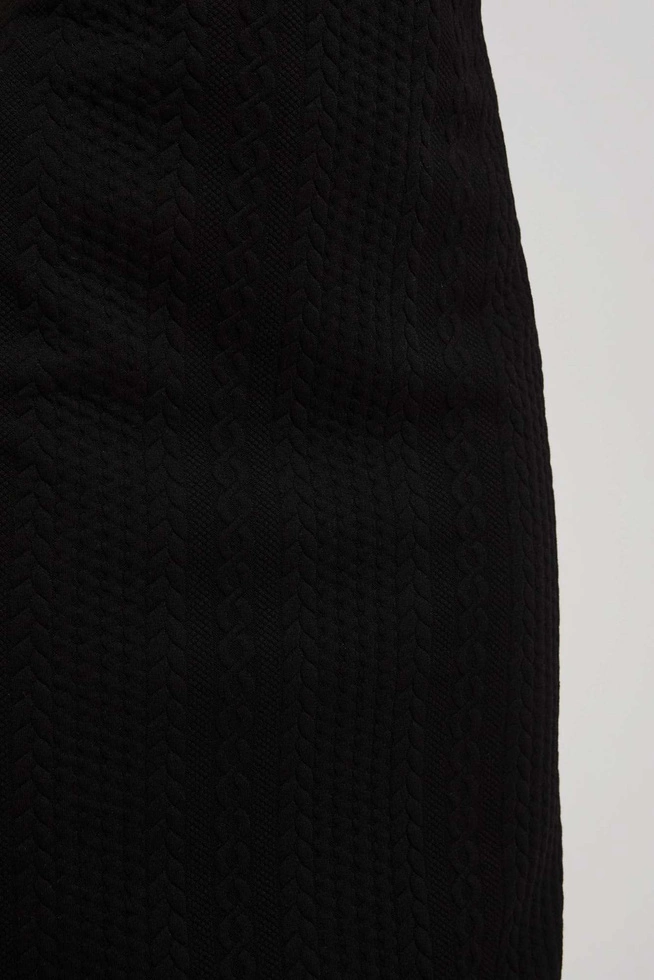 Ołówkowa spódnica w swetrowy wzór czarna