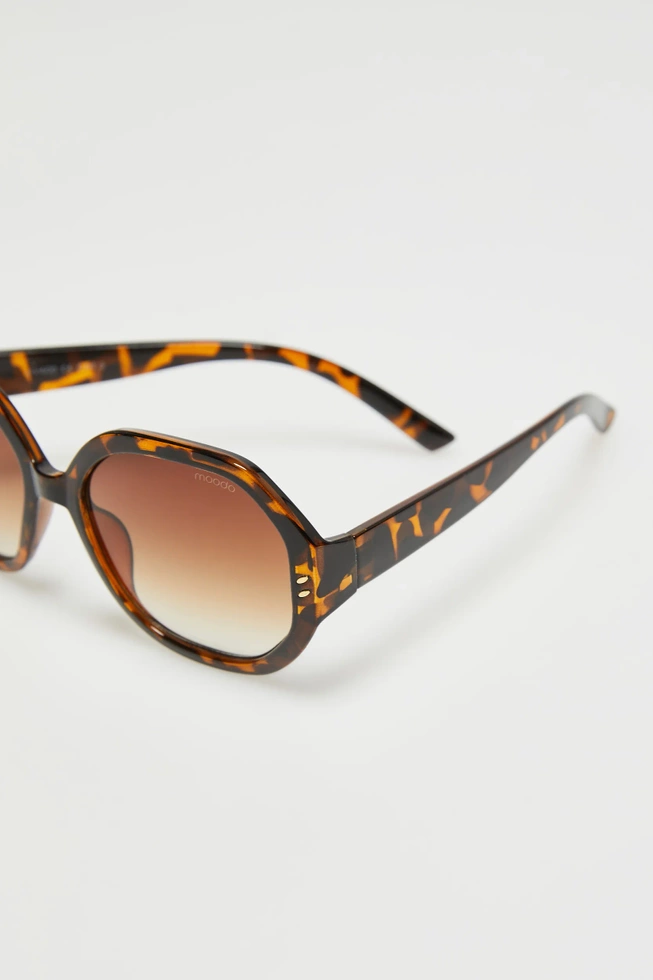 Okulary z okrągłymi szkłami brązowe