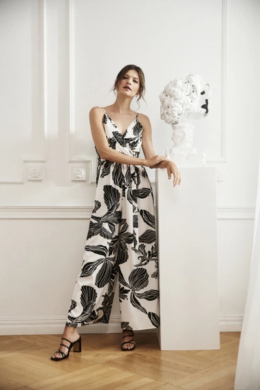 Kombinezon w tropikalny wzór czarno-biały