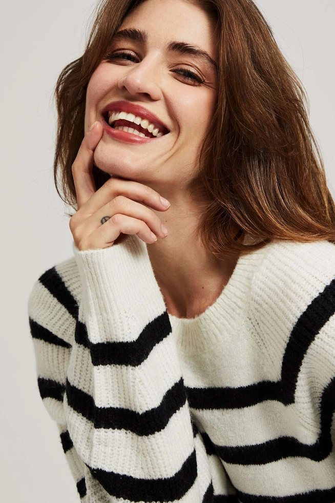 Sweter w paski z okrągłym dekoltem perłowo-czarny