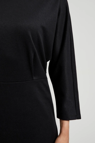 Gładka sukienka o długości przed kolano czarna