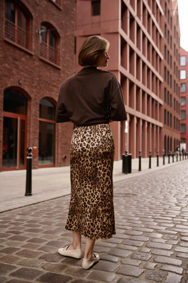 Spódnica w panterkę brązowa